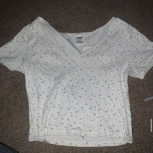 Cropped flower shirt 🌼